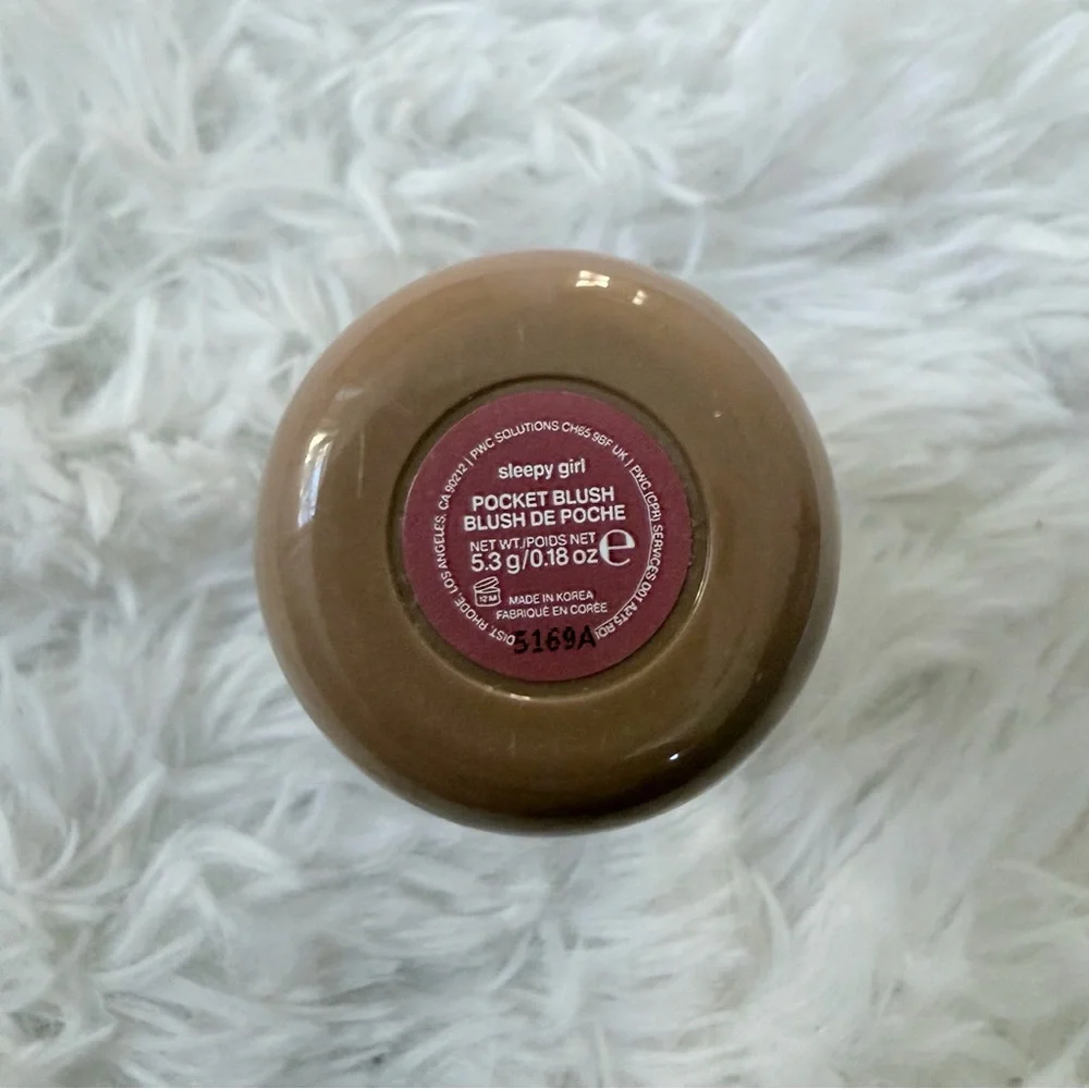 Rhode Pocket Blush in Sleepy Girl - Picture 2 of 4
